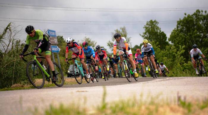 Ciclisti a Borgo per il Controgiro