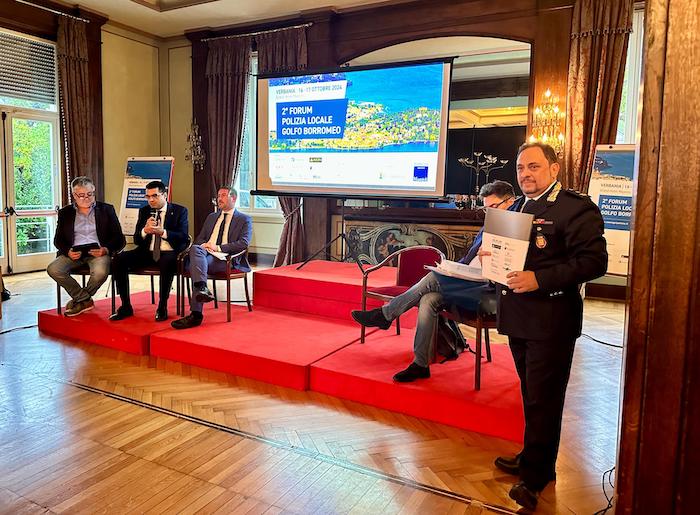 L'assessore regionale Enrico Bussalino al Forum della Polizia Locale a Verbania 