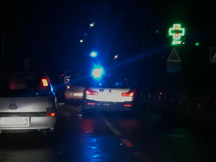 Incidente e tamponamento tra tre auto sulla provinciale di Feriolo