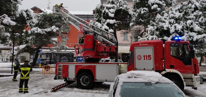 Neve su Verbania e sul Verbano: disagi ridotti, interventi dei vigili del fuoco (foto)