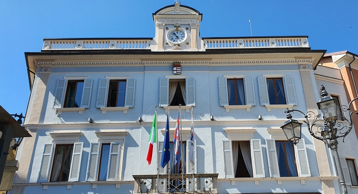 La minoranza rinuncia al gettone e lo dona a “Stresa aiuta”