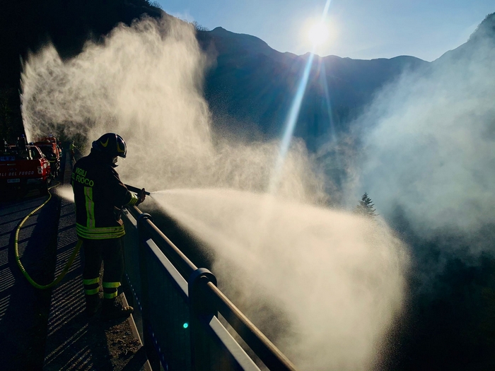 Tornano a bruciare i boschi della Val Cannobina (foto)