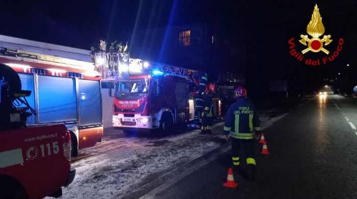 Principio d'incendio al camino d'una villetta