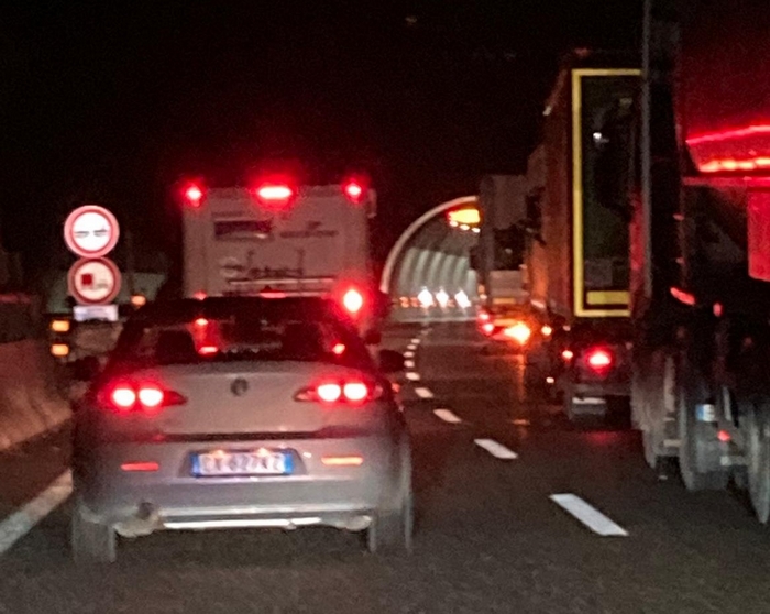Autostrada chiusa causa incidente e traffico in tilt sulla provinciale: Massino chiede chiarezza