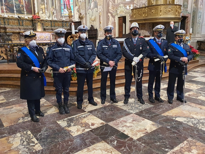 Vigili in festa, encomi al personale distintosi in servizio (foto)