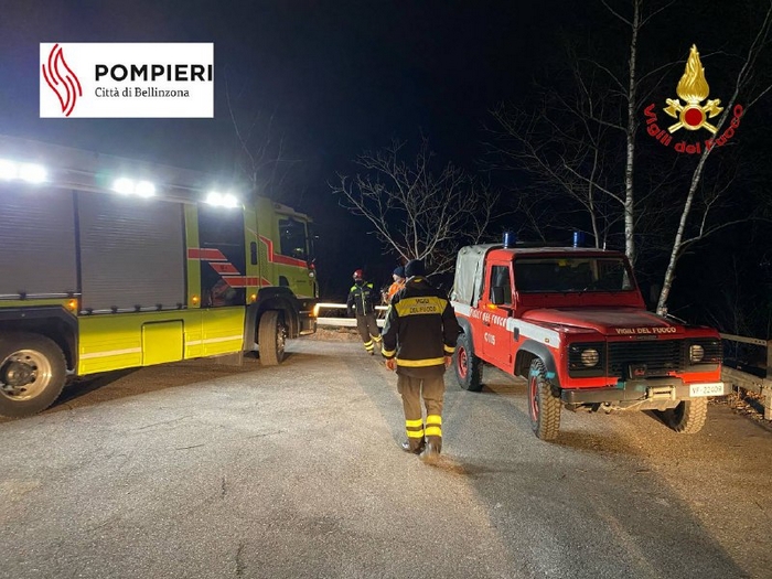 Spenti i focolai dell'incendio tra Italia e Svizzera (foto)