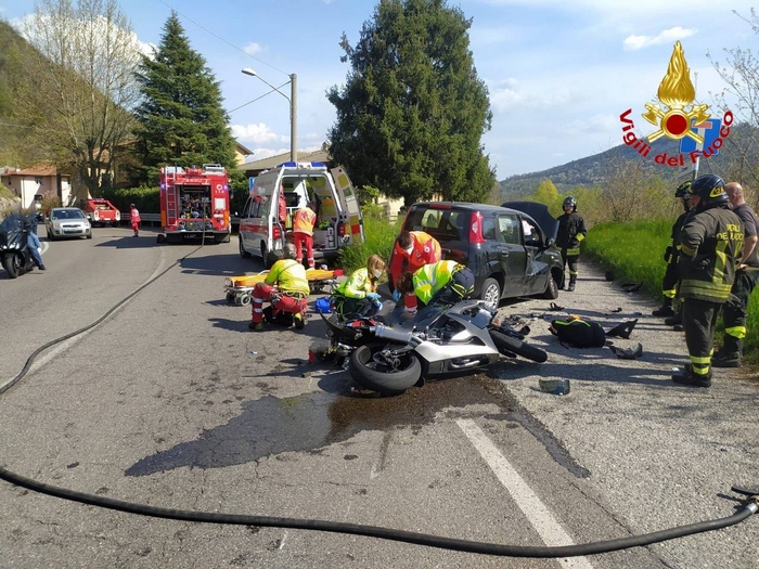 Motociclista di 57 anni morto in un incidente stradale