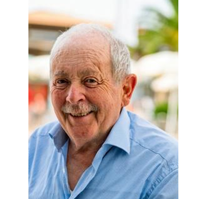 Intra saluta lo storico commerciante Giorgio Tomasini