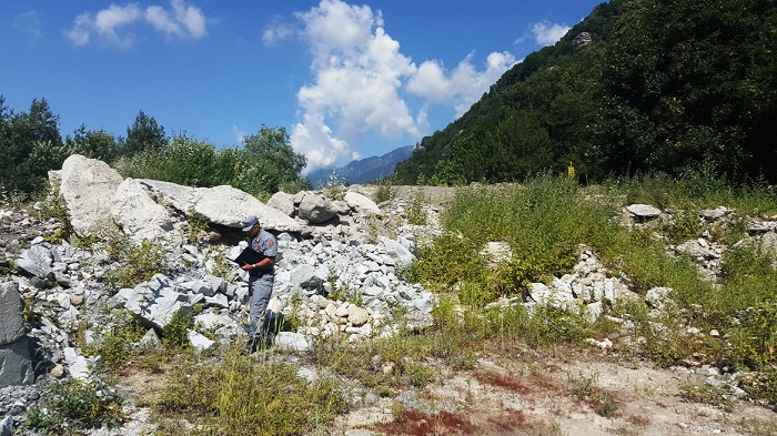 Scarica un ingente quantitativo di materiale a Malesco, multa "salata" per ditta bresciana
