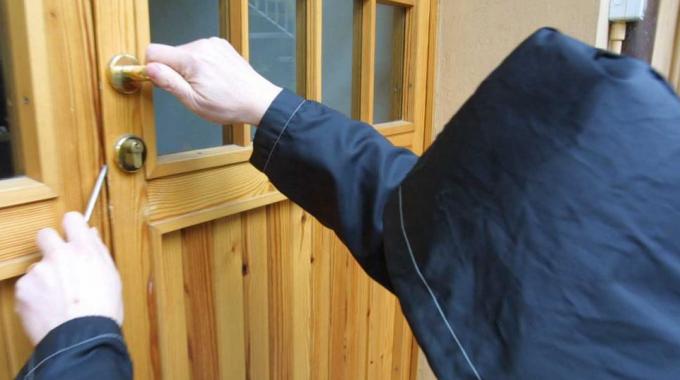 Furto d’arte in villa, sparite una cinquantina di opere