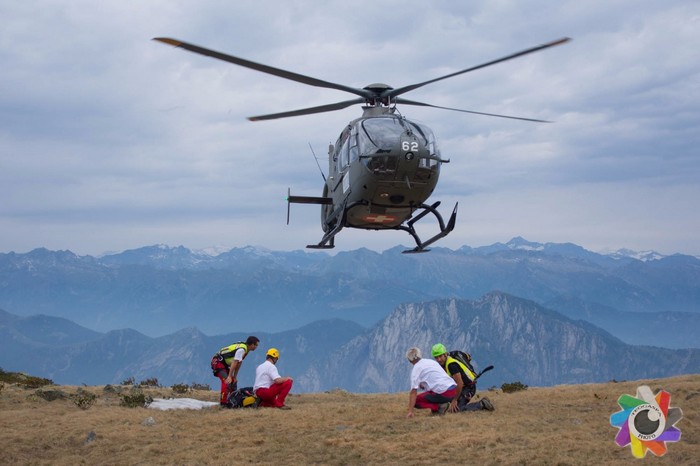 Gli elicotteri dell’esercito sul Limidario per trovare l’alpinista scomparsa (foto)
