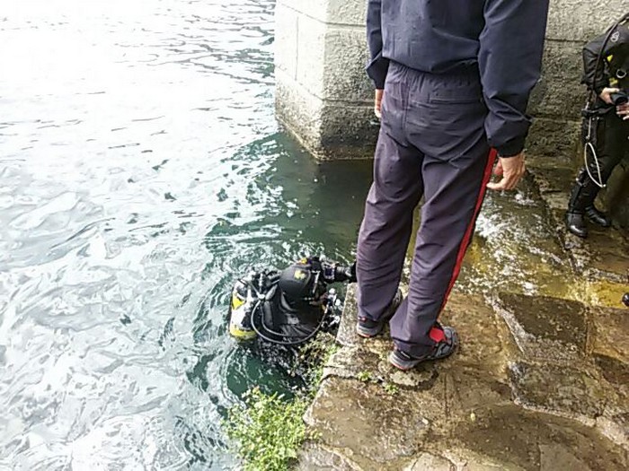 Passione e ricerca storica, così i sommozzatori del Vco esplorano i laghi (foto)