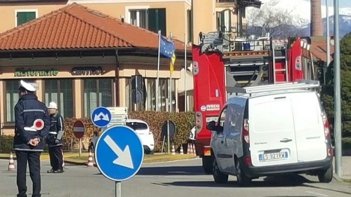 Fuga di gas a Sant’Anna, chiuse le strade (foto)