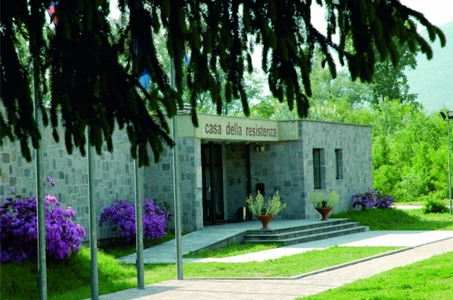 FACCIATA CASA Resistenza Alessandra Gebbia copia