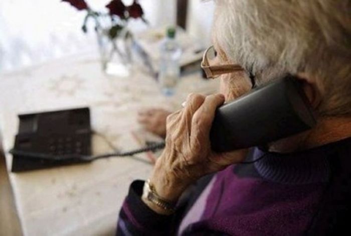 Chiama spacciandosi per la figlia e truffa di 5.000 euro una 87enne