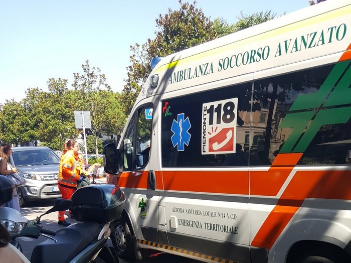 Donna investita sulle strisce pedonali del lungolago (foto)