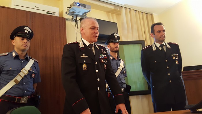 I carabinieri: “mai fidarsi di chi non è in divisa, chiedere conferme e sporgere sempre denuncia”