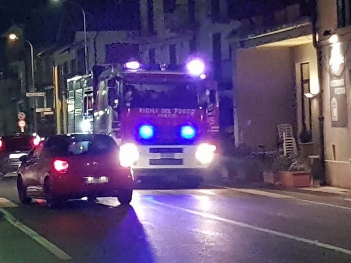 Un altro cortocircuito al contatore: secondo incendio in 24 ore a Ghiffa 