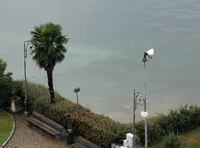 Ancora sversamenti fognari nel Verbano sul lungolago di Intra 
