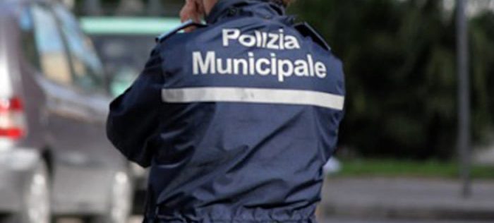 Ncc svizzero abusivo in Italia, multa e auto sotto sequestro