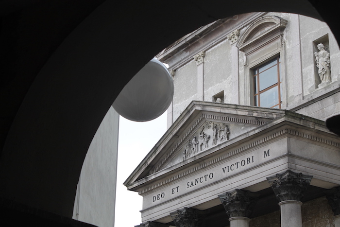Domani l'intitolazione del largo don Claudio Mariani "a l'umbrìa d'it San Vitùr"