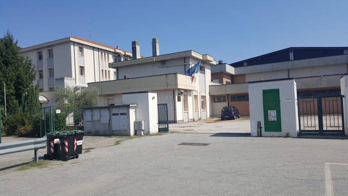 Ottantunenne si suicida lanciandosi da una scala del Cavalieri