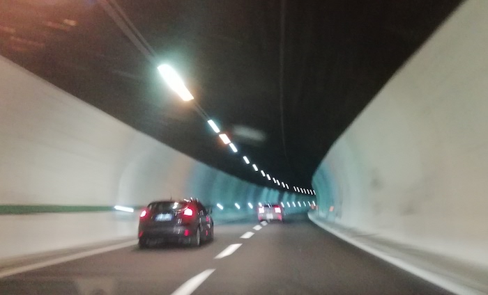 Problemi al segnale telefonico sulla A26: Mirella Cristina interpella i gestori