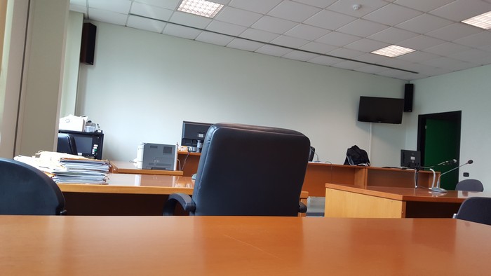 Rubano un i-pod e un coltellino svizzero da un garage: condannati a 4 mesi