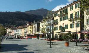 1024px Cannobio Uferpromenade
