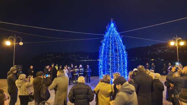 albero natale pallanza 3