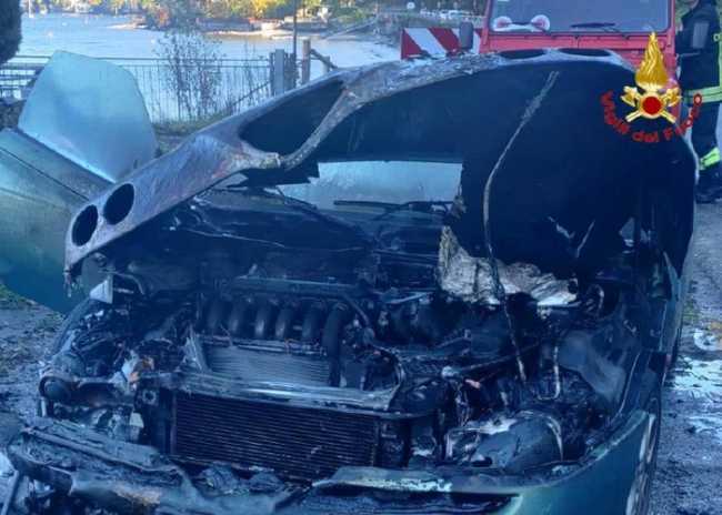 auto fiamme