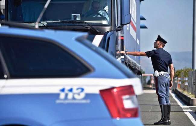 polstrada controlli camion