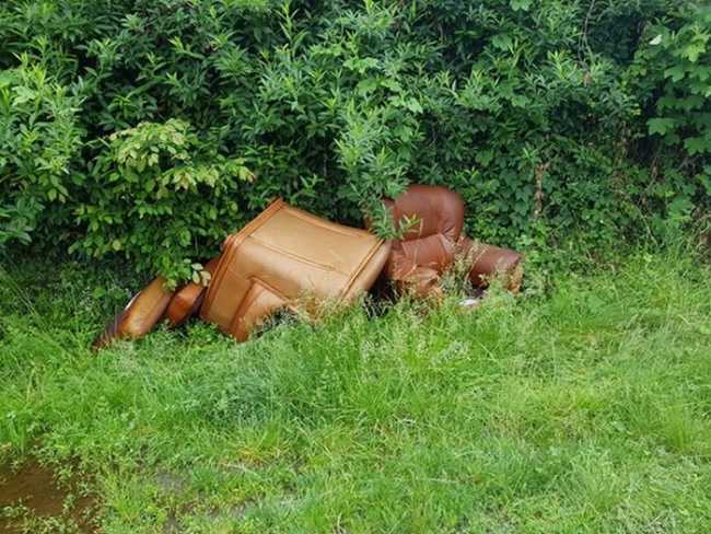 poltrona abbandonata