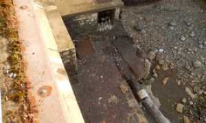 scarico fogna tennis