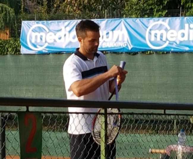 tennis bee aleman