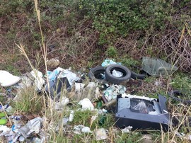 rifiuti abbandonati