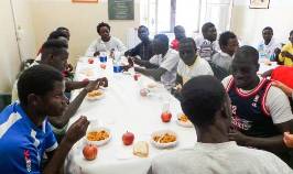 profughi pranzo generico