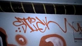 vandali sottopasso suna