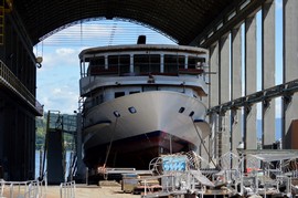 motonave cantiere verbano