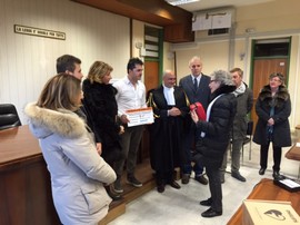 consegna defibrillatore tribunale