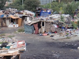 campo nomadi generico